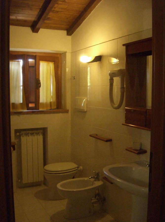 אמליה Agriturismo Oliveto Di Geltrude Contessa מראה חיצוני תמונה